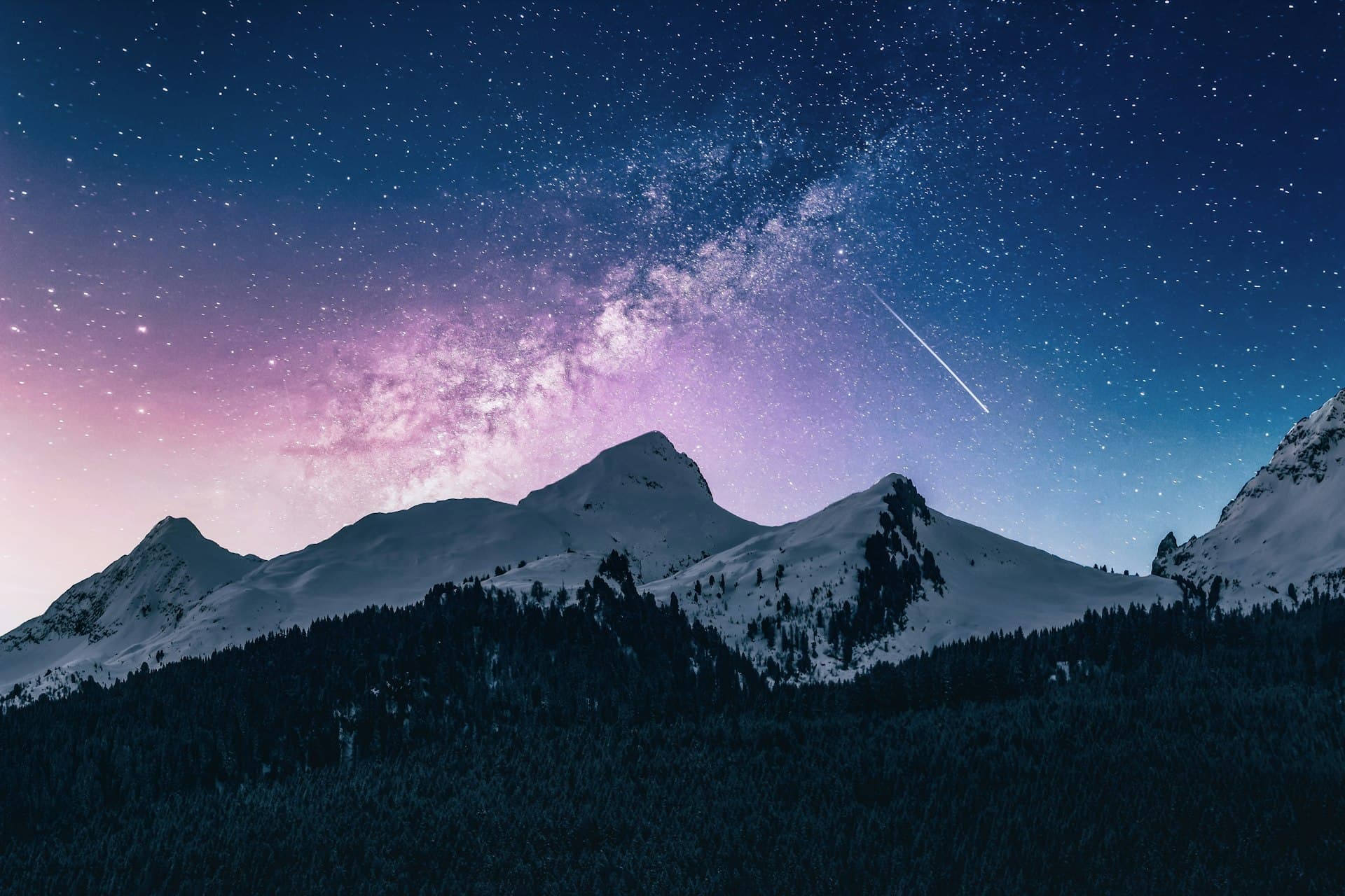 Stars over snow-covered peaks on a clear Himachal night